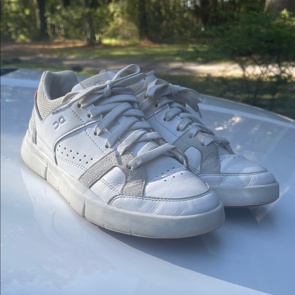 Women’s 7.5 The Roger Clubhouse Sneaker - White/Sand